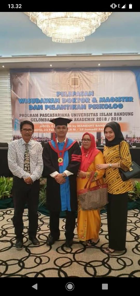 Resmi Sandang Gelar Doktor, Adam Sukarmis: Gelar Ini Saya Dedikasikan Buat Keluarga dan Daerah